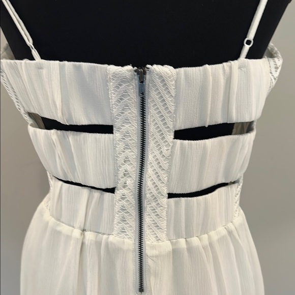 Elegant White Spaghetti Strap Dress - Picture 4 of 6